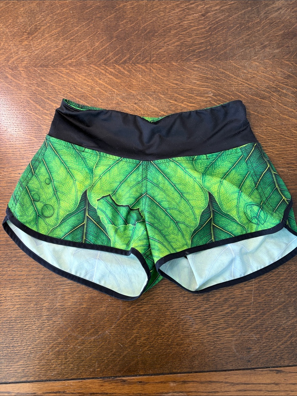 Green Leaf Print 4” Shorts